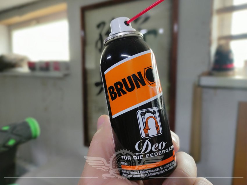 Смазка за ухода за вилками Brunox Deo Spray